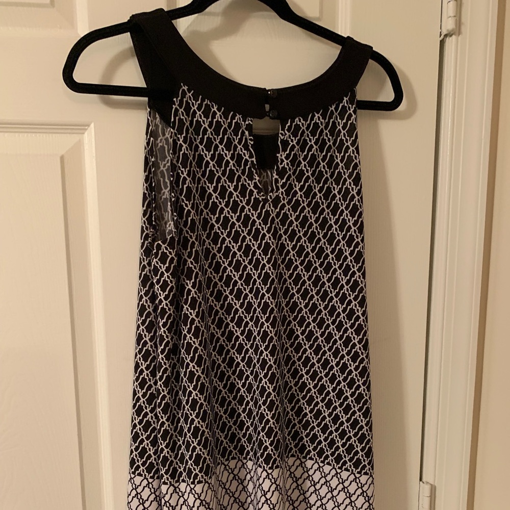Sleeveless black & white dress